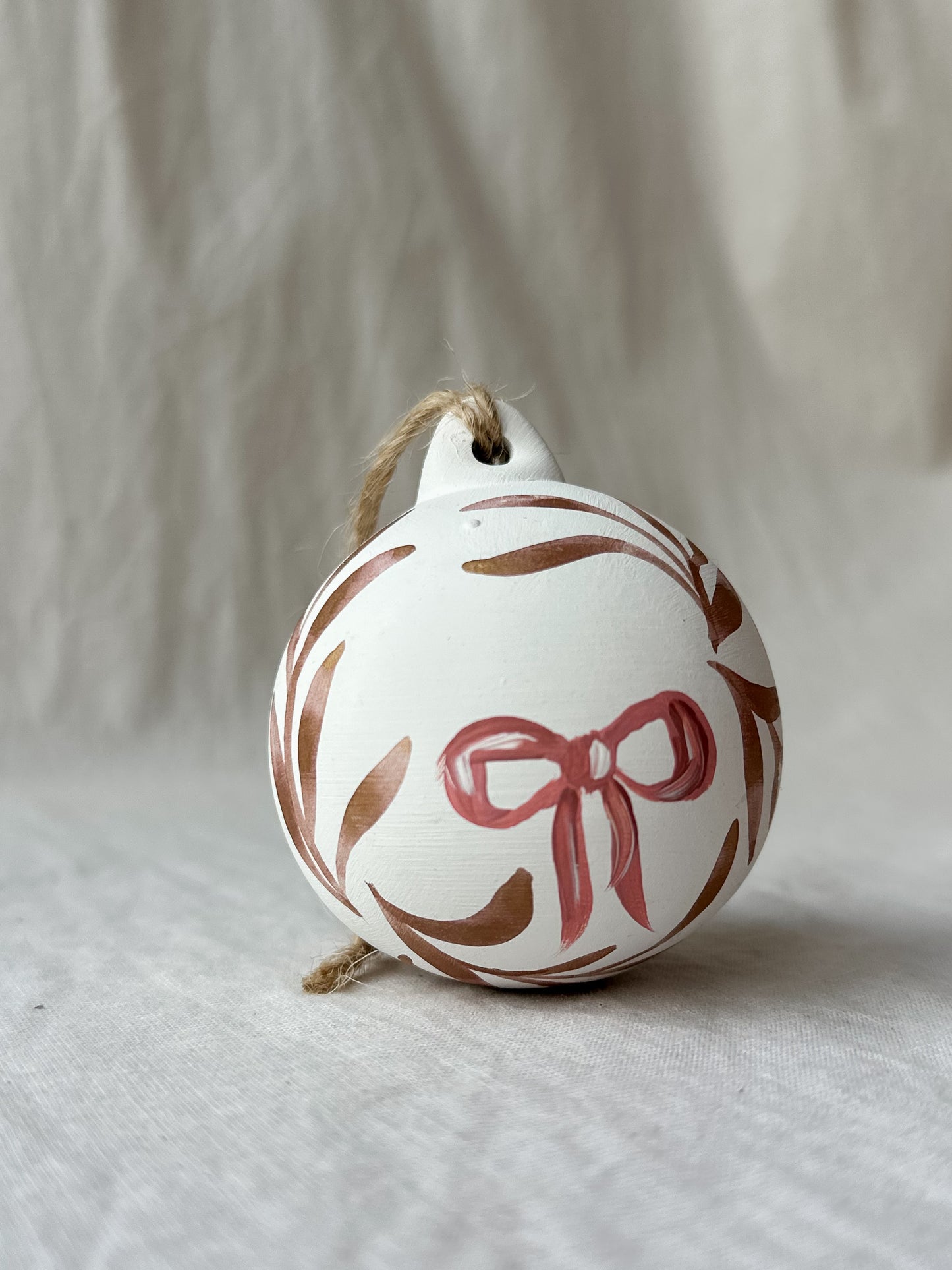 Personalised bow bauble