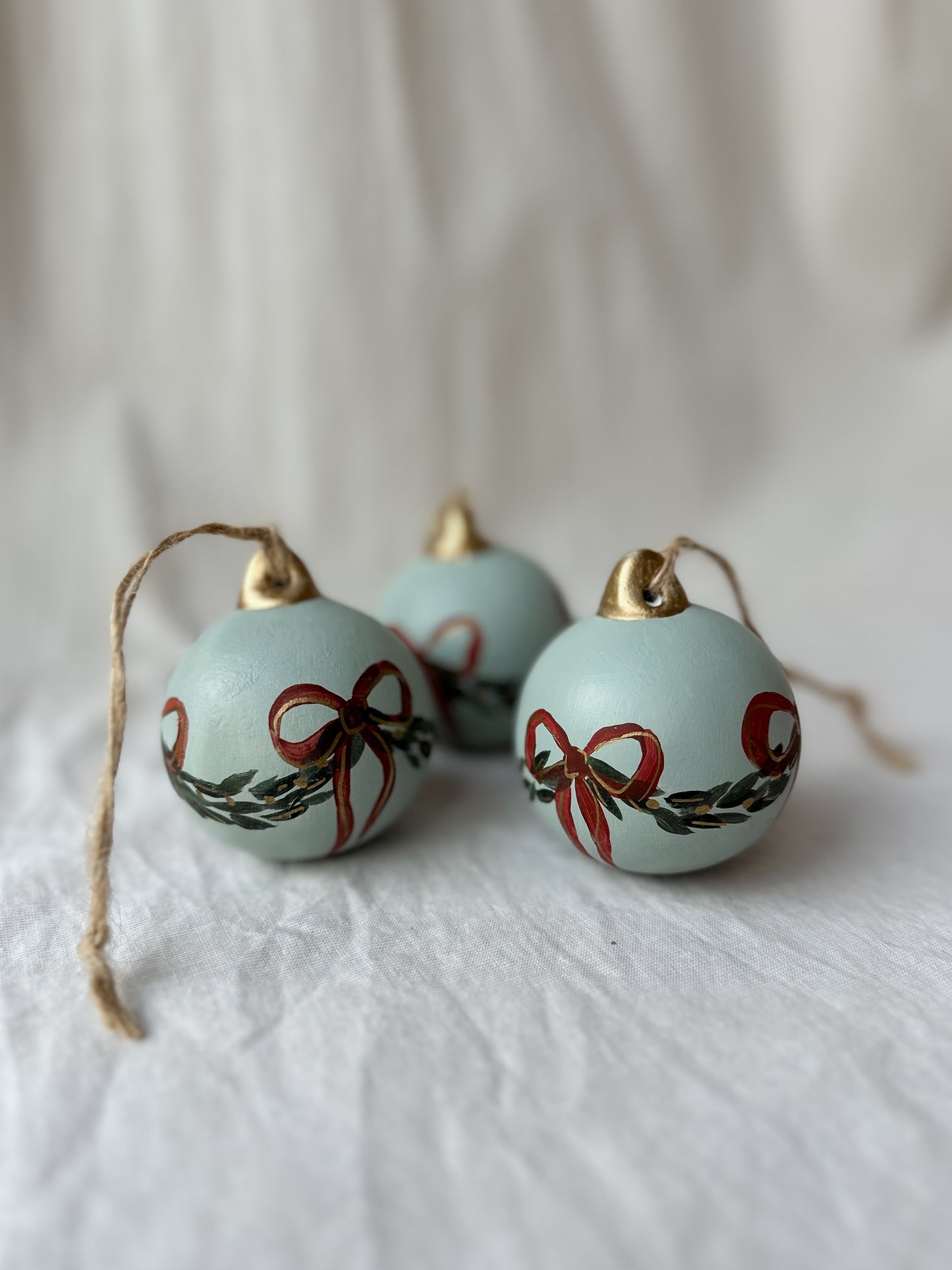 set of 3 bow garland baubles