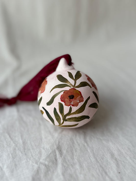 Elegant floral bauble