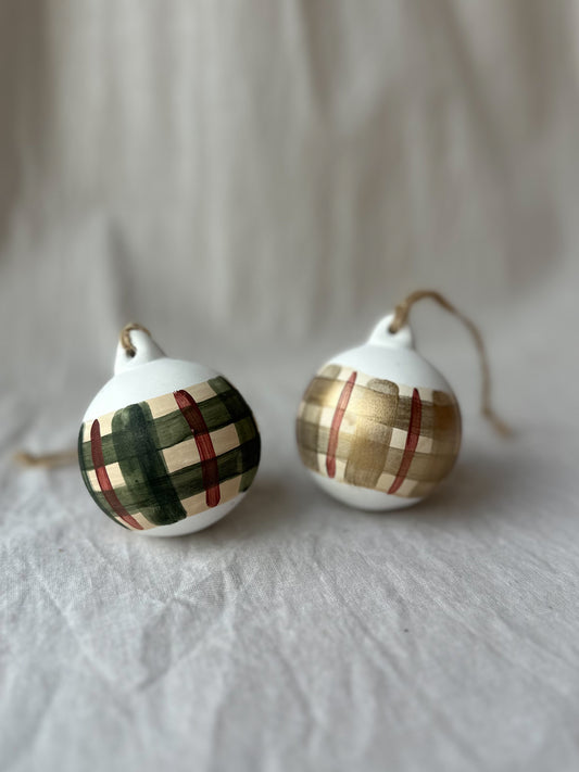 Set of 2 gingham baubles
